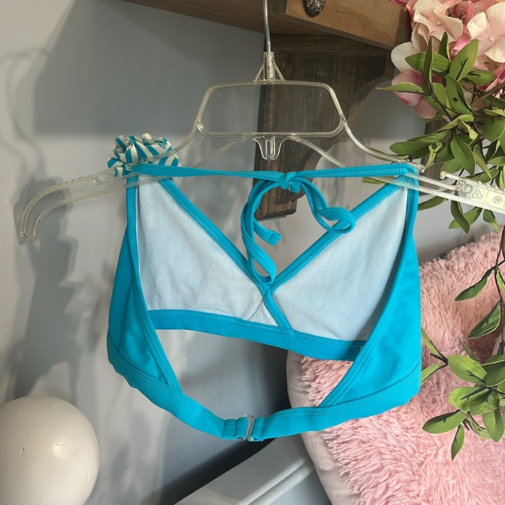 Turquoise Ruffled Bikini Top - Picture 2 of 6